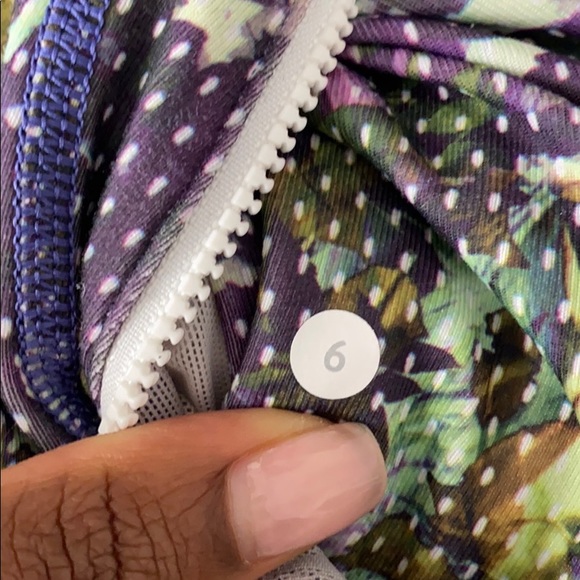 Lululemon Define Jacket - Picture 4 of 4